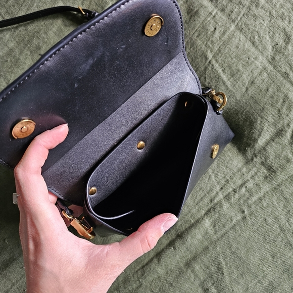 Charles & Keith small black and gold purse fannypack clutch - Picture 2 of 6